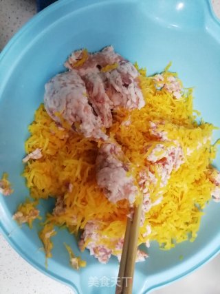 南瓜蒸饺的做法步骤：3