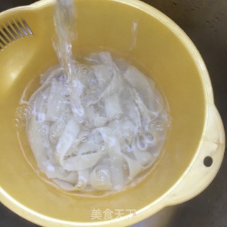 海参煎蛋炒牛筋面的做法步骤：6