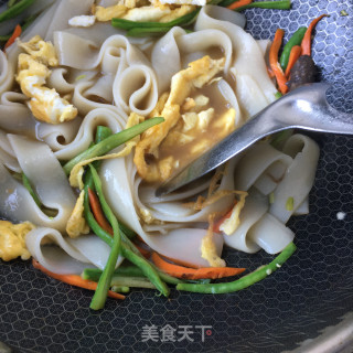 海参煎蛋炒牛筋面的做法步骤：23
