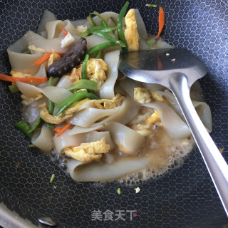 海参煎蛋炒牛筋面的做法步骤：24