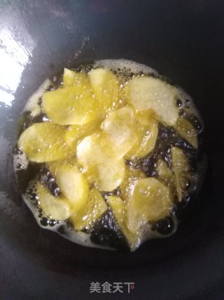 炸薯片的做法步骤：2