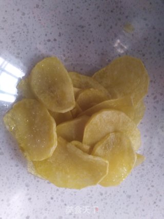 炸薯片的做法步骤：3
