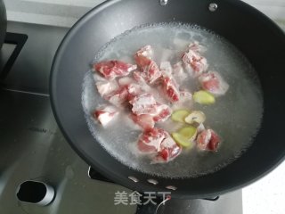 简易版烧排骨的做法步骤：2