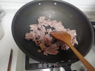 青红椒炒牛肉的做法步骤：6