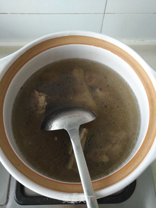 菌菇虫草鹅汤的做法步骤：1