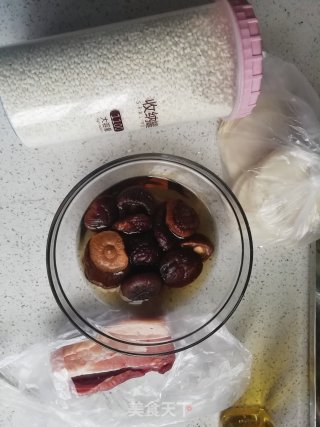 鲜肉烧麦的做法步骤：1