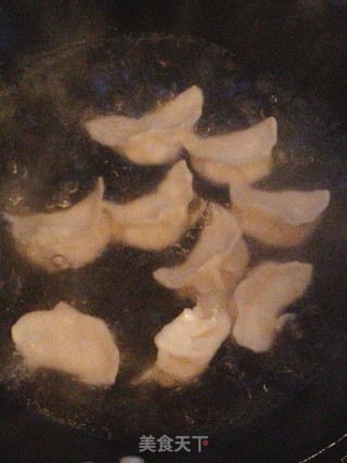 番茄猪肉汤饺的做法步骤：8