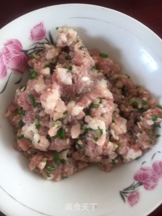 蟹肉馄饨的做法步骤：2