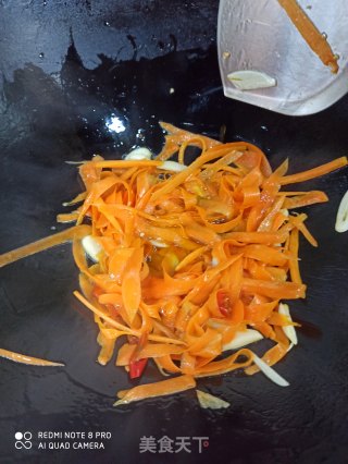 胡萝卜炒小油菜的做法步骤：6