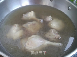 菌菇煲鸭汤的做法步骤：6