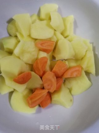 咖喱鸡肉饭的做法步骤：3