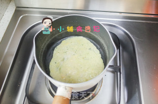 9个月以上青菜炒蛋粒粒面的做法步骤：3