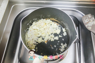 9个月以上青菜炒蛋粒粒面的做法步骤：5