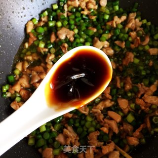 蒜苔炒鸡丁的做法步骤：8