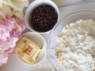 胡萝卜红豆包的做法步骤：1