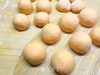 胡萝卜红豆包的做法步骤：10