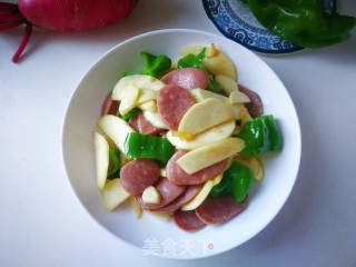 皱皮椒茭白炒肉肠的做法步骤：10