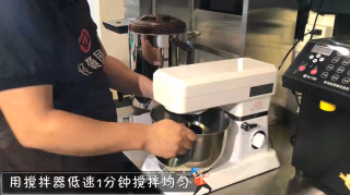 抹茶杯子蛋糕的做法步骤：5