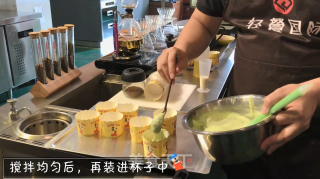 抹茶杯子蛋糕的做法步骤：8