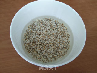 薏米玉米丝瓜汤的做法步骤：1
