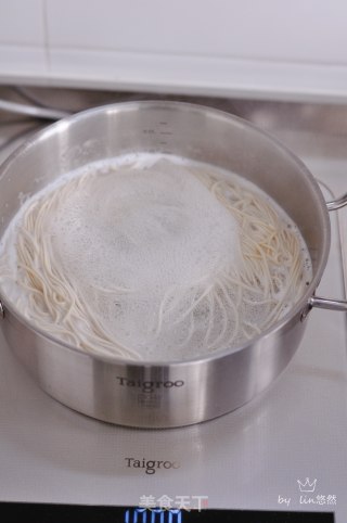 番茄肥牛生菜面的做法步骤：6