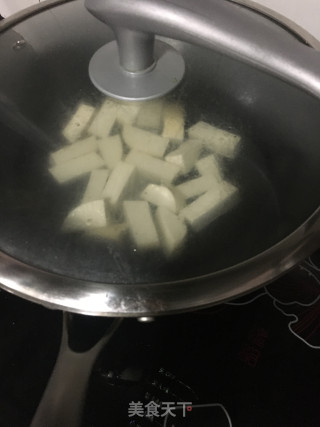 虾仁炒豆腐的做法步骤：4