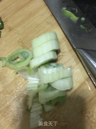 虾仁炒豆腐的做法步骤：6