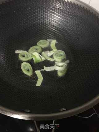 虾仁炒豆腐的做法步骤：9