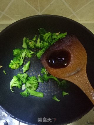 清炒西蓝花的做法步骤：5