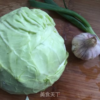 素炒包菜的做法步骤：1