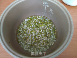 薏米绿豆玉米糁粥的做法步骤：3