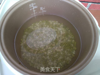 薏米绿豆玉米糁粥的做法步骤：4