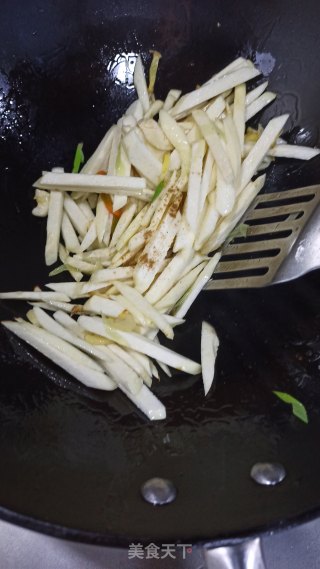 茭白焖腊肠的做法步骤：4
