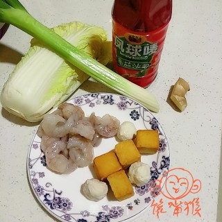 海鲜砂锅抻面的做法步骤：4