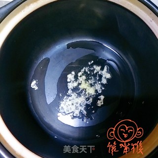 海鲜砂锅抻面的做法步骤：6
