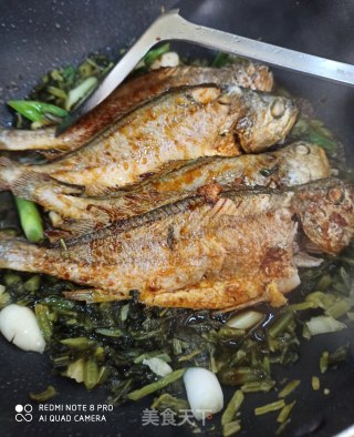 雪菜烧小黄鱼的做法步骤：7