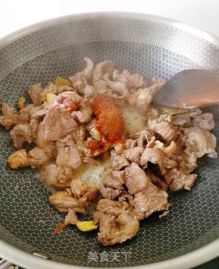 芹菜梗炒牛肉的做法步骤：5