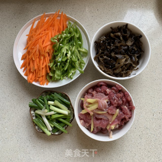 没有鱼的鱼香肉丝的做法步骤：1