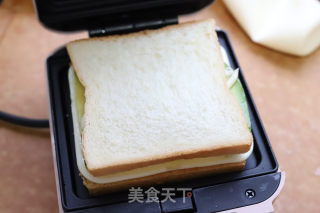 牛油果鸡蛋三明治的做法步骤：5