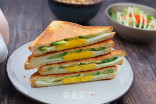 牛油果鸡蛋三明治的做法步骤：8