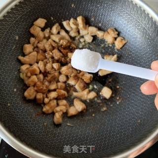 辣椒炒鸡丁的做法步骤：4