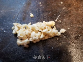 腊肉炒西芹的做法步骤：4