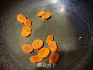 腊肉炒西芹的做法步骤：5