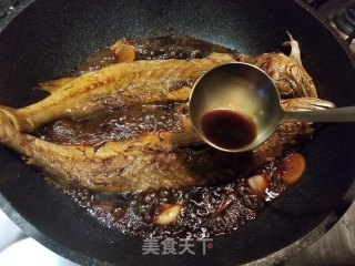 红烧南美黄花鱼的做法步骤：7