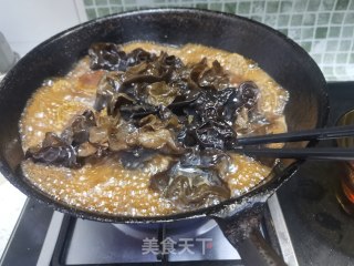 香菇木耳烧素鸡的做法步骤：12