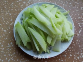 佛手瓜炒鸡肉的做法步骤：3