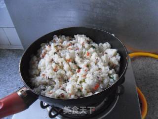 四色丁炒饭的做法步骤：9