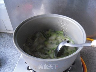 鱿鱼丝丝瓜汤的做法步骤：9