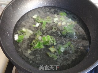 菠菜丸子粉丝汤的做法步骤：6