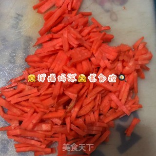 胡萝卜虾皮面的做法步骤：1